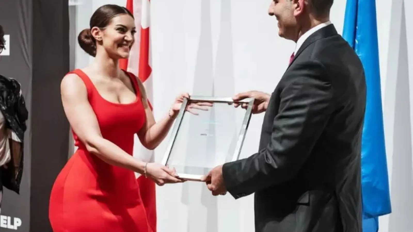 Sophie Brussaux Career : De l’Art à la Célébrité, Une Femme Qui Inspire le Monde