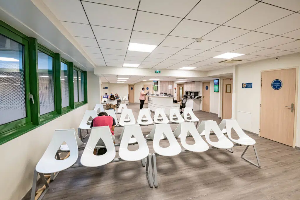 Clinique de l&rsquo;Essonne : Guide complet des services, des soins et des informations utiles
