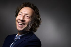Qui est vraiment le célèbre animateur de France Télévisions ?